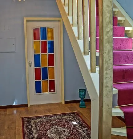 센터 스튜디오 *